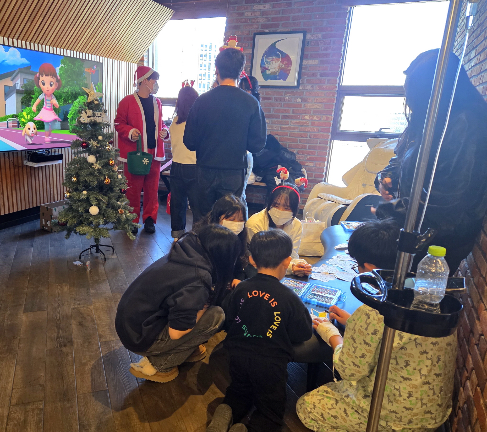 ​건양대 간호대학, 아동병원서 '미리 크리스마스' 행사로 따뜻한 나눔 실천